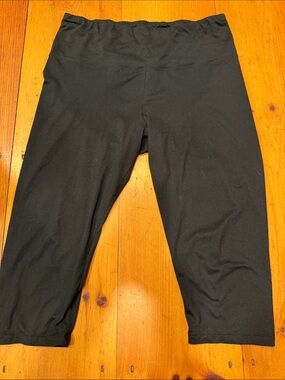 Kindred Bravely maternity Black Cropped Active Leggings size L